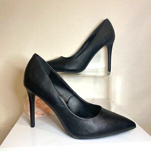 Anne Michelle Heels   